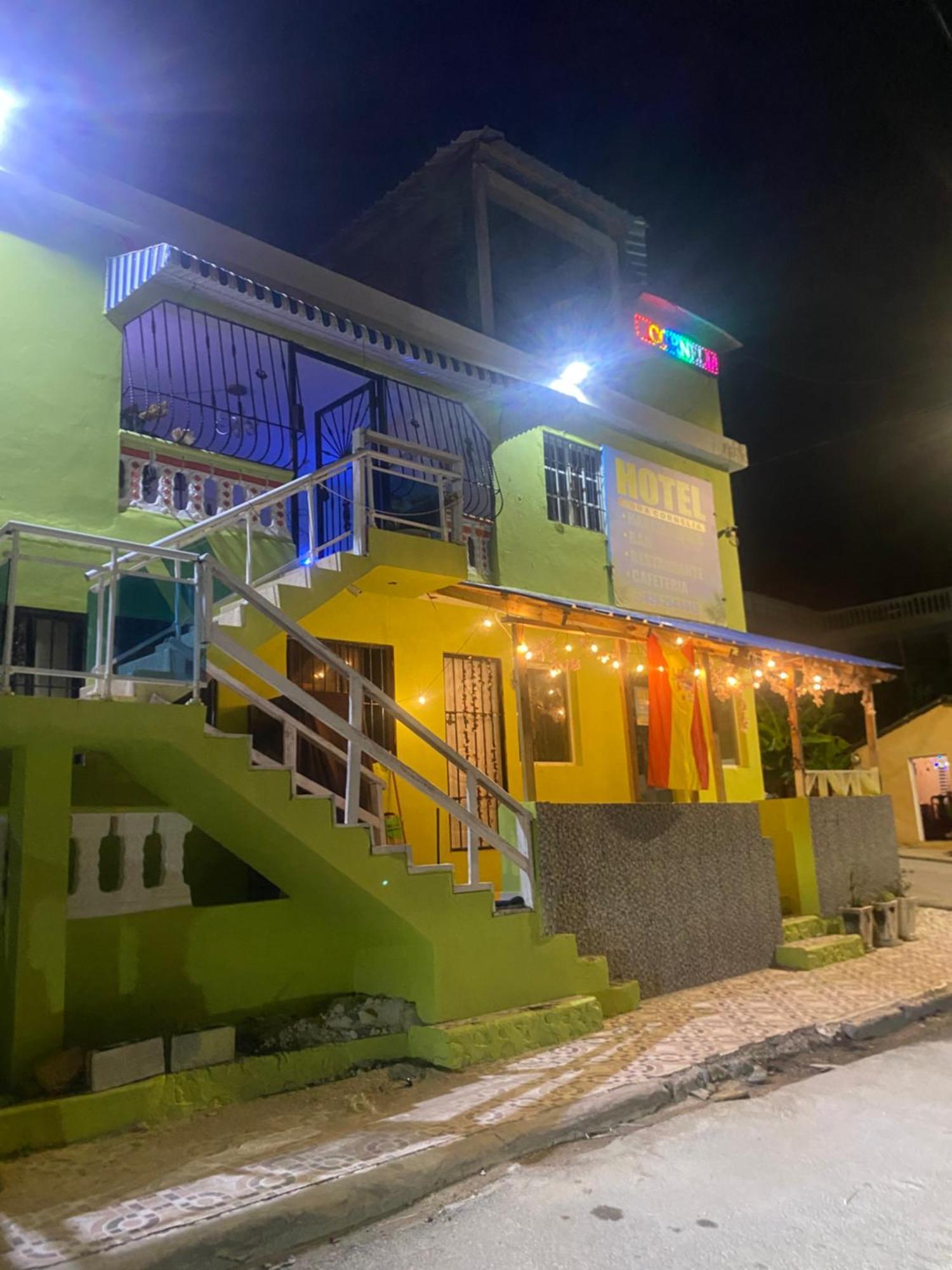 Dona Cornelia Hotel Los Patos Екстериор снимка